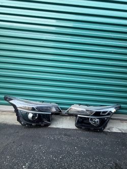 Kia Seltos 2021 2022 2023 Left Side / Right Side Halogen W/ LED Headlight OEM