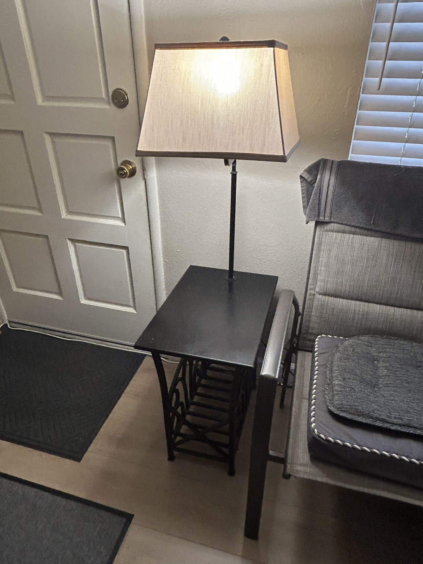 Lamp with Magazine rack