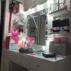 Vanity For Sale With Bulbs!! 