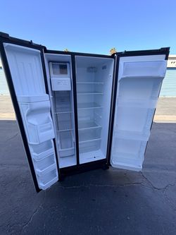 Refrigerator apartment size used clean ready to be used plugged in can show it working before purchase 33” width