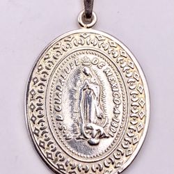 Virgen Mary Oval Pendant 