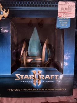 StarCraft II Protoss Pylon USB Power Station (New in Box, Lights Up)