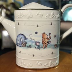 Lenox 2000 Disney “ A Pooh- Ish Type Of Garden “Winnie the Pooh Ceramic Watering Can – Collector Piece