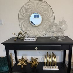 Black entryway tablet