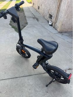 FOLDING ELECTRIC BIKE NOT FREE TAKING OFFERS/AS IS