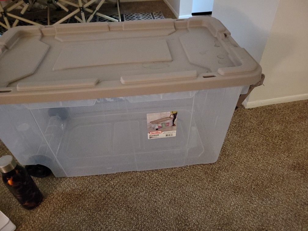 30 Gal Storage Tub W/ Wheels