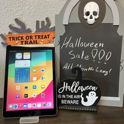 Halloween Sale 💀👻🎃 iPad 6 Cellular 32GB - Gray