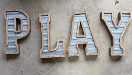 Wall Lettering - PLAY