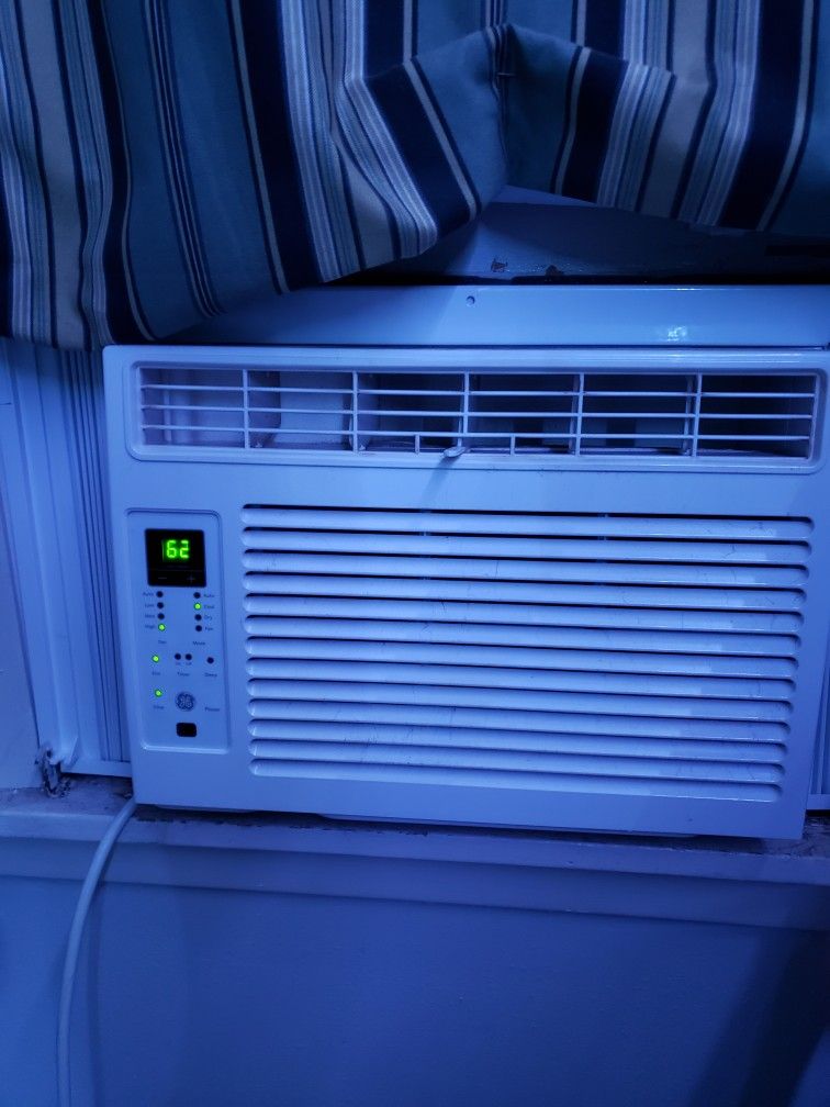 Ge 115 Volt Air Conditioner 250sqft 6000btu