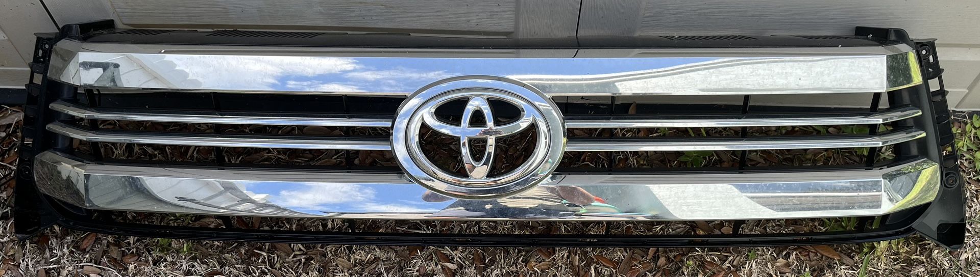 2014-2017 TOYOTA TUNDRA FRONT BUMPER GRILLE GRILL OEM 53114-0C080 14 15 16 17
