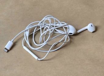 iPhone 12 Headphones