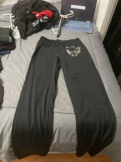 black sweatpants