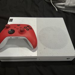Xbox One S With Controller