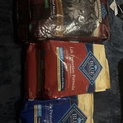 Blue Buffalo Dog Food Beef & Chicken Bundle 