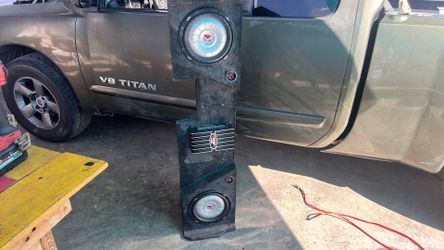 10in sub box with amp and kicker subs