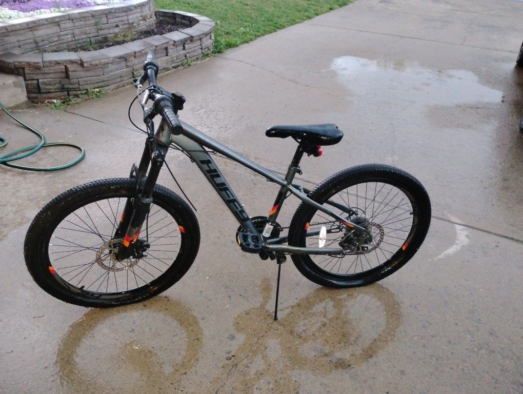 10-12yr Mountain Bike. No Breaks, No Rust, Check Desc.