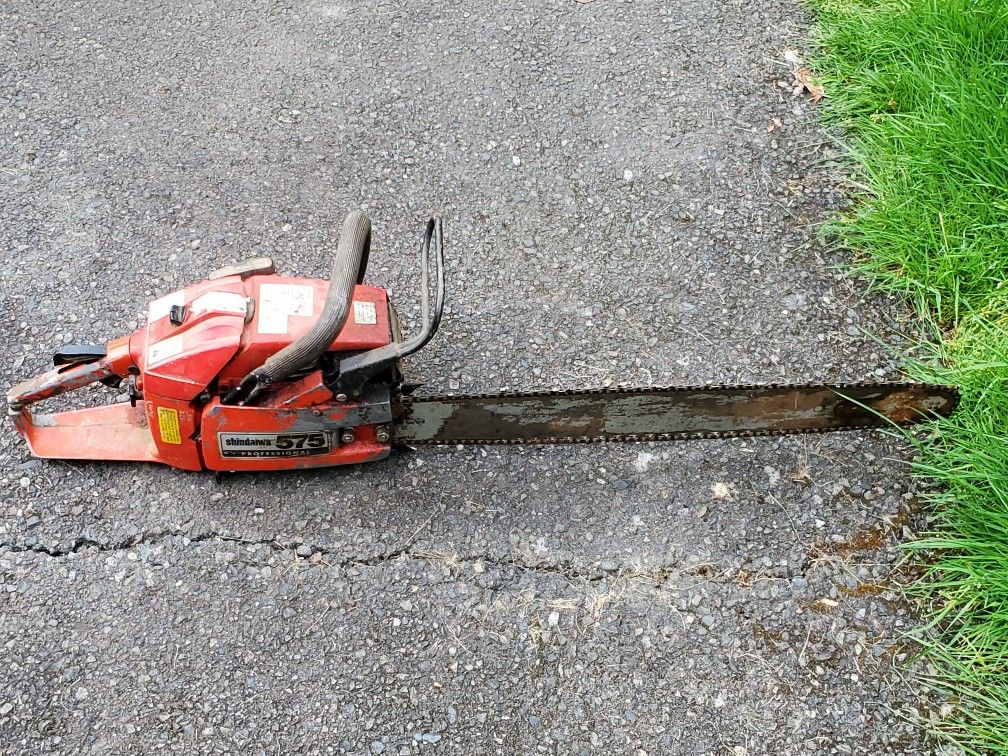 Vintage Shindaiwa 575 professional chainsaw