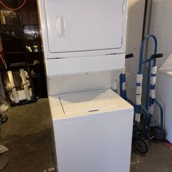 Whirlpool Laundry Unit On Good Working Condition 