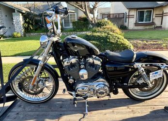 2015 Harley-Davidson Sporster Custom XL 1200