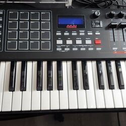 Akai MPK249 MIDI Keyboard