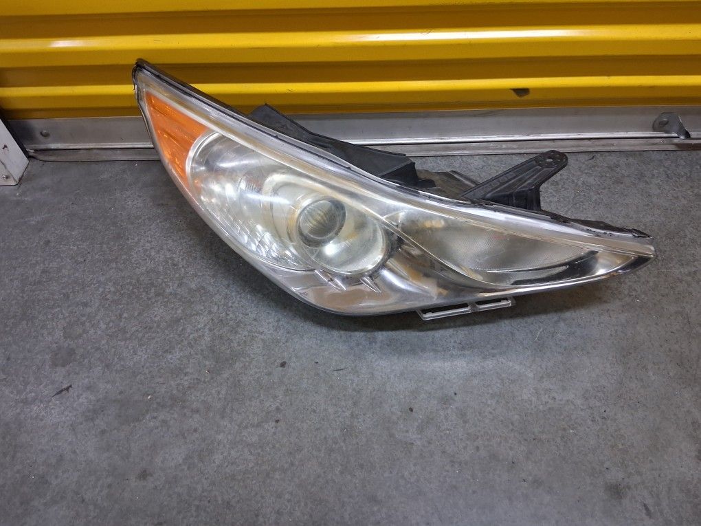 Hyundai Sonata Headlight