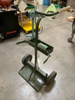 Welders cart for cylinders