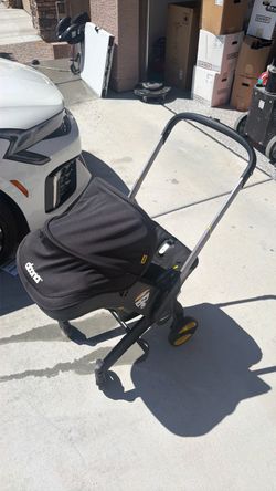Doona strolled/car seat
