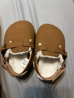 Baby Gap Shoes Size 5/6