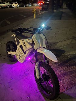 Strike 60v throne