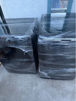 electric washer and dryer  LG and samsung  heavy duty   3 months  only almost bran new