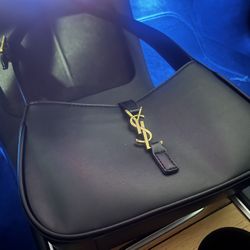 YSL Le 5 à 7 Hobo Bag in Smooth Leather