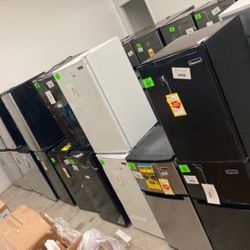 Mini Fridges Igloo/Magic Chef/Frigidaire