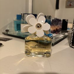 Daisy Marc Jacobs perfume