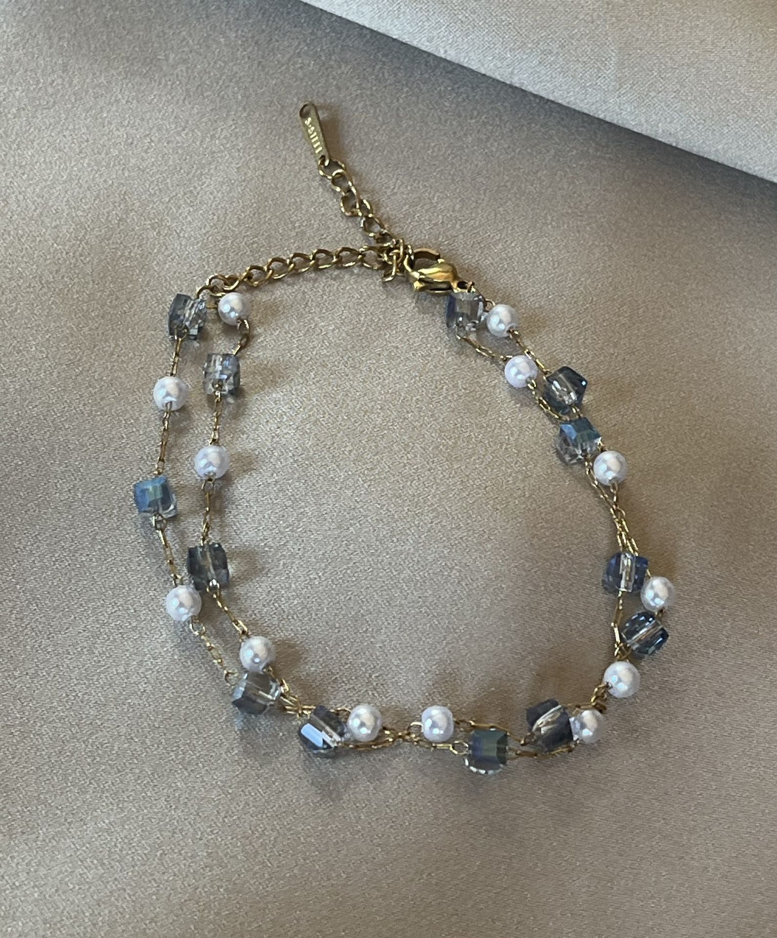 Natural Crystals Pearls Bracelet In Gold Setting