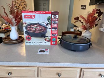 DASH 14-Inch Family Size Electric Skillet with Glass Lid