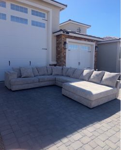 3-Piece Light U-Shaped Sectional with Chaise – Large Oversized Couch