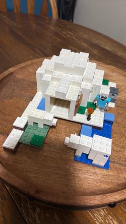 Pre- owned Lego Minecraft Igloo set