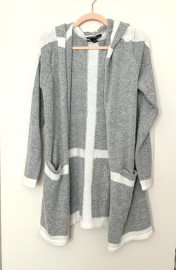 Women's Kempton Gray & White Hooded with Pockets Cardigan Sweater