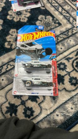2x Dune It Up Hot Wheels
