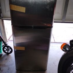 Frigidaire Mini Fridge