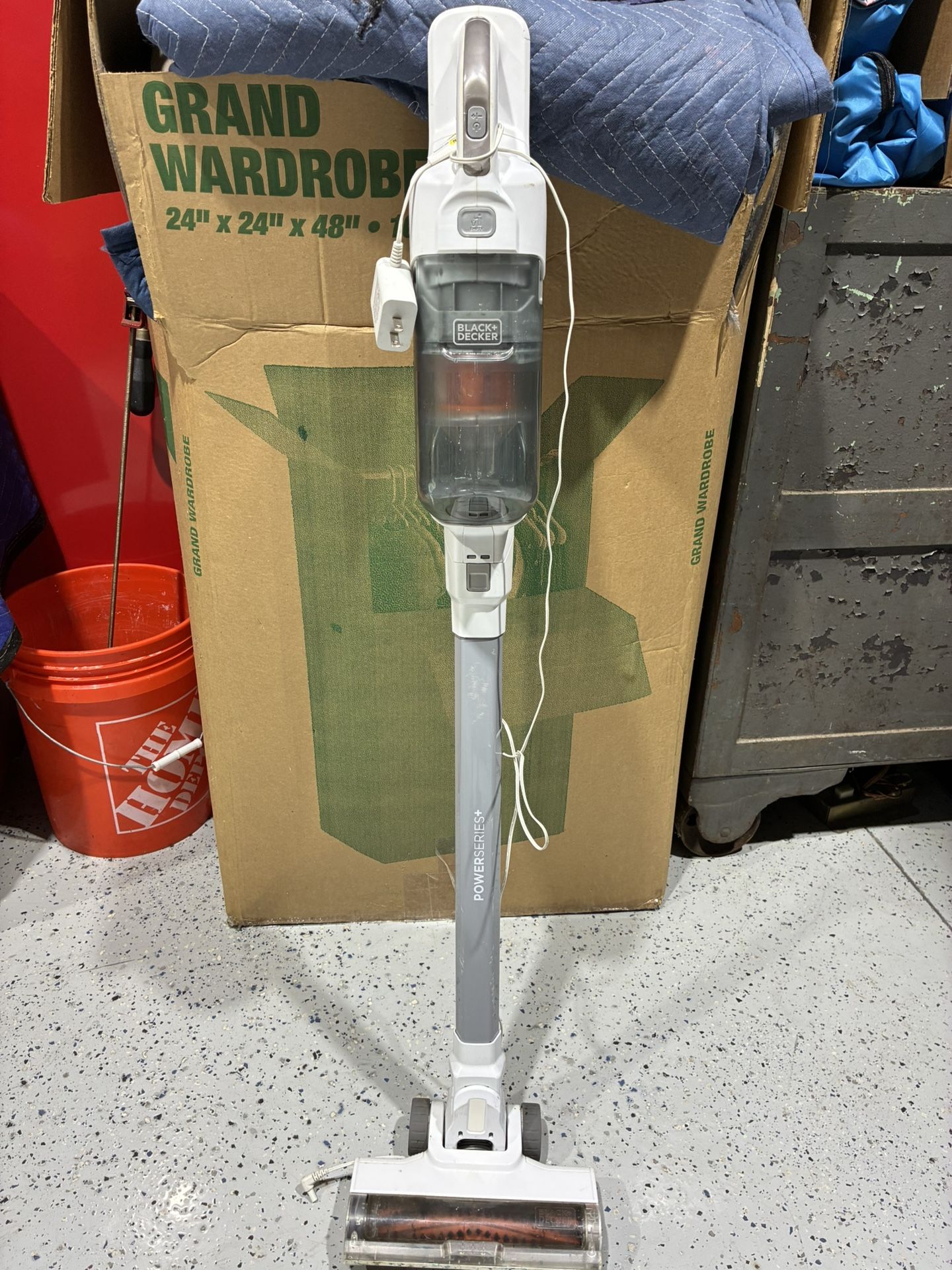  BLack And Decker Cordless Vacuum Cleaner Still Like New
