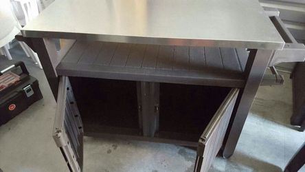 Bbq grill table