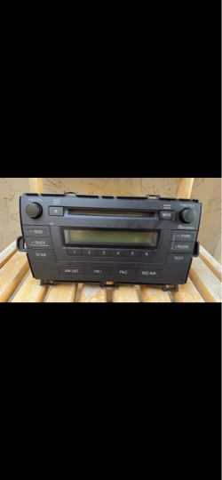 Toyota 2010-2011 Prius OEM Radio Stereo Head Unit (Single Disc / CD / Satellite Radio)