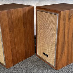 Vintage Realistic Solo 2 Speakers 