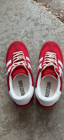 Women’s sneakers size 8
