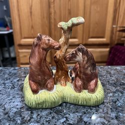 Vintage Ceramic Horses Pair of Salt & Pepper Shakers with Stand,  Preowned never used.  Has been on display in a cabinet with a very large salt and pe