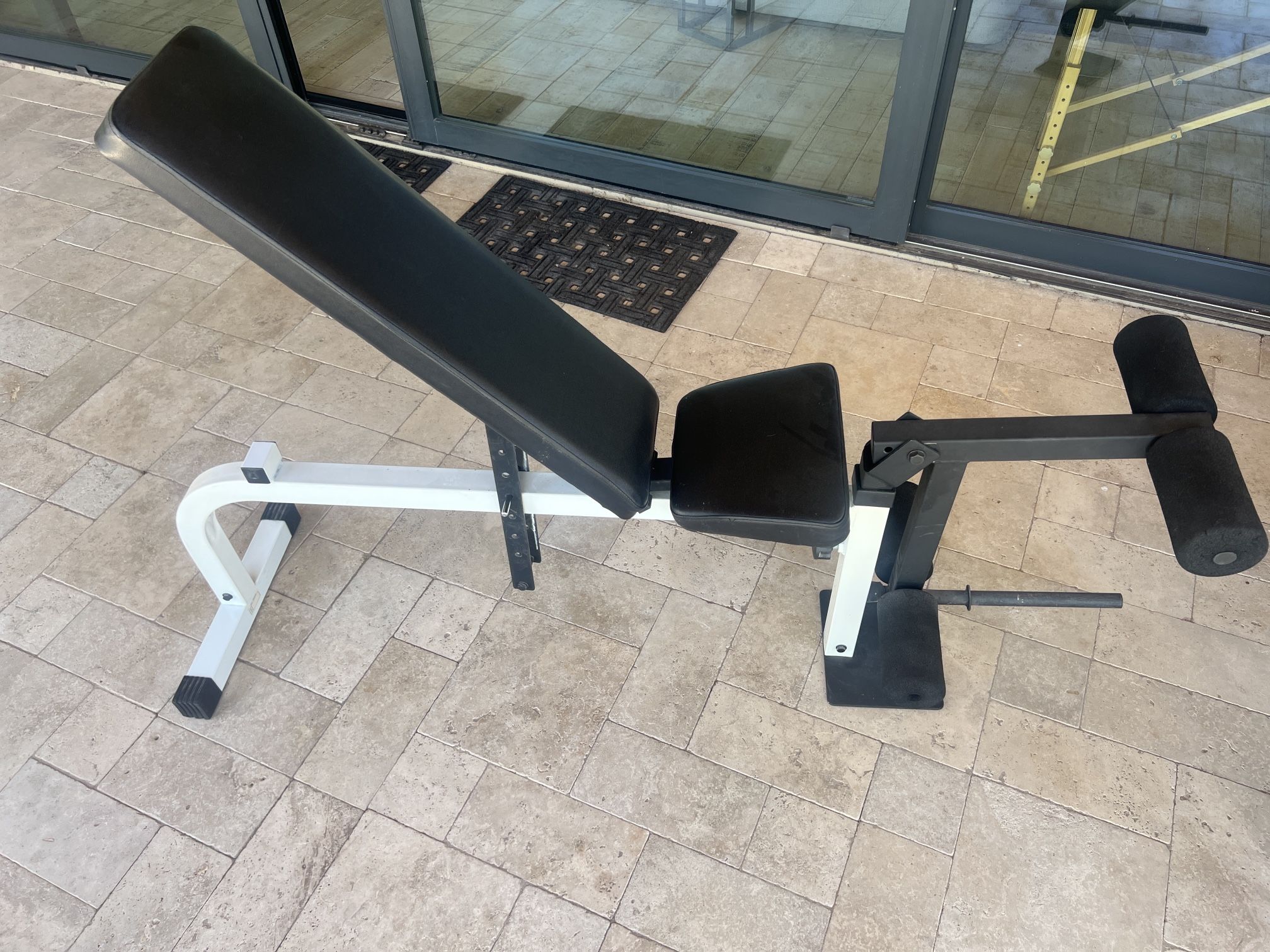 Weight Bench - Legs And Incline