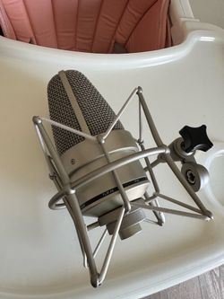 MICROPHONE LIKE NEW MUSICAL INSTRUMENT