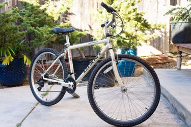 Giant Rincon Mountain Bike (Size 17.5 inches (Small))