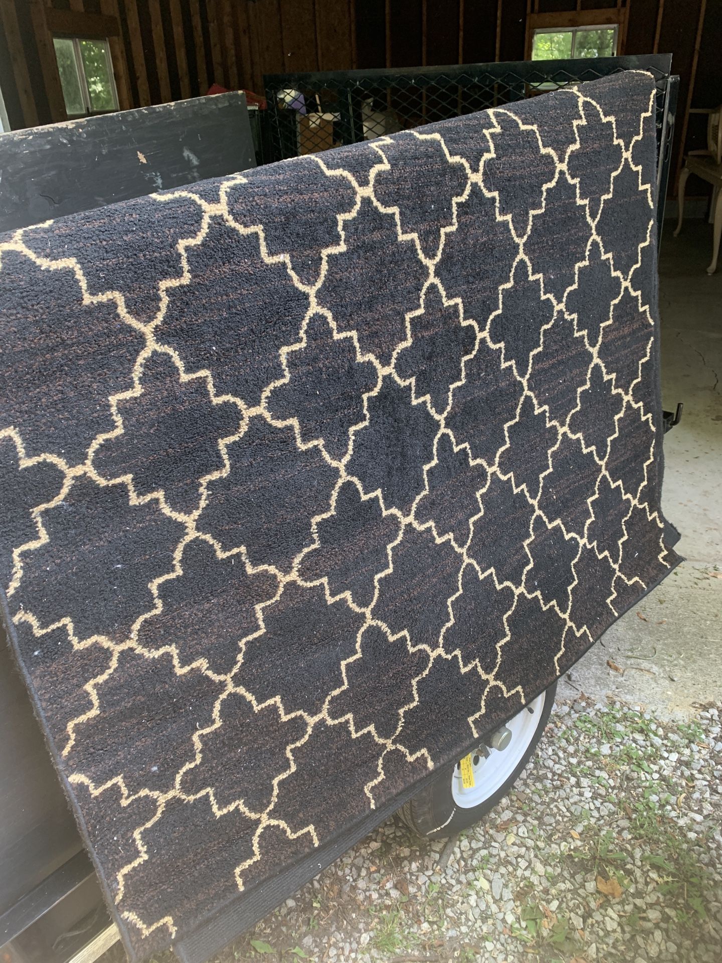 5x8 Black Decorative Lattice Rug